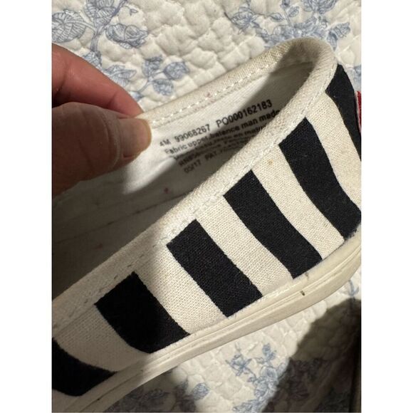 Tucker + Tate slip on sneakers graphic fast food size 4 - Picture 4 of 7